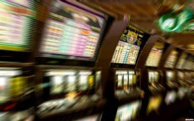dtoto desktop live blackjack table with betting interface and dealer broadcast
